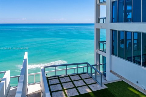 Condominio en venta en Miami Beach, Florida, 3 dormitorios, 273.13 m2 № 2024548 - foto 20
