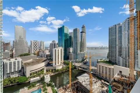 Condominio en alquiler en Miami, Florida, 2 dormitorios, 140.28 m2 № 1859135 - foto 13