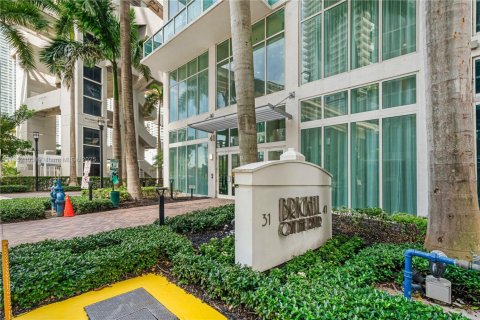 Condominio en alquiler en Miami, Florida, 2 dormitorios, 140.28 m2 № 1859135 - foto 1