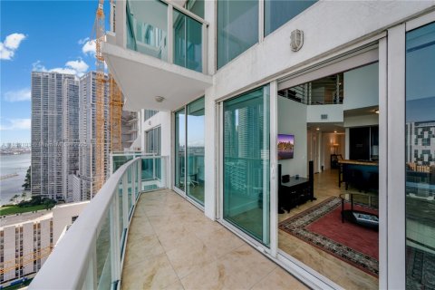 Condominio en alquiler en Miami, Florida, 2 dormitorios, 140.28 m2 № 1859135 - foto 14