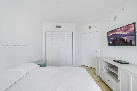 Condominio en alquiler en Miami, Florida, 2 dormitorios, 140.28 m2 № 1859135 - foto 9
