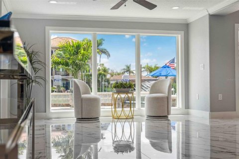 House in Redington Shores, Florida 4 bedrooms, 326.46 sq.m. № 1658573 - photo 26