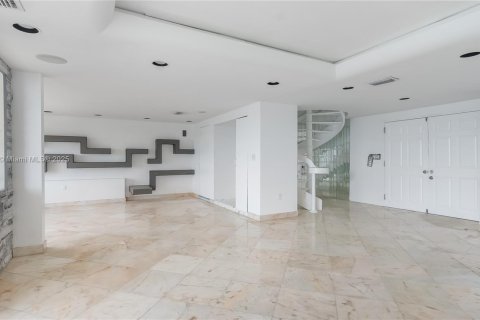 Купить кондоминиум в Майами, Флорида 2 спальни, 256.97м2, № 1854728 - фото 17