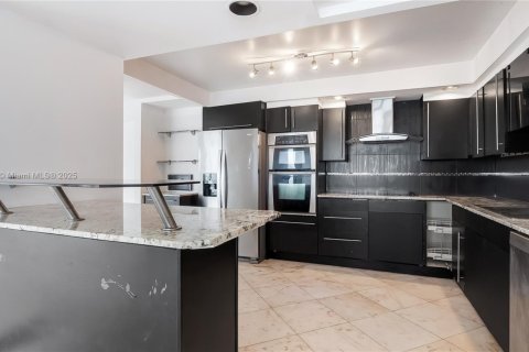 Купить кондоминиум в Майами, Флорида 2 спальни, 256.97м2, № 1854728 - фото 23