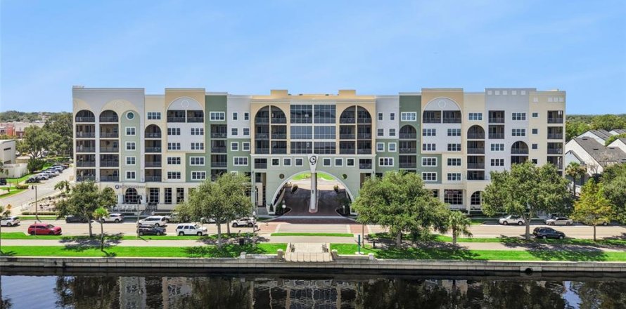 Condo in Sanford, Florida, 4 bedrooms  № 2370852
