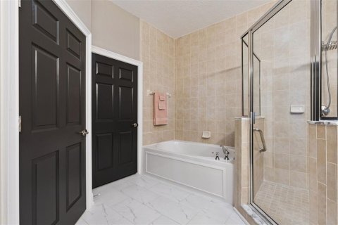 Condo in Sanford, Florida, 4 bedrooms  № 2370852 - photo 22