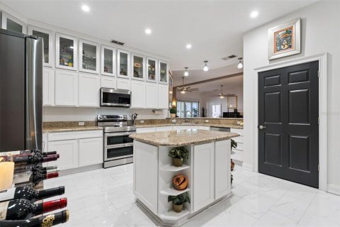 Condo in Sanford, Florida, 4 bedrooms  № 2370852 - photo 12
