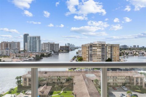 Copropriété à vendre à Hallandale Beach, Floride: 2 chambres, 95.69 m2 № 2256369 - photo 16