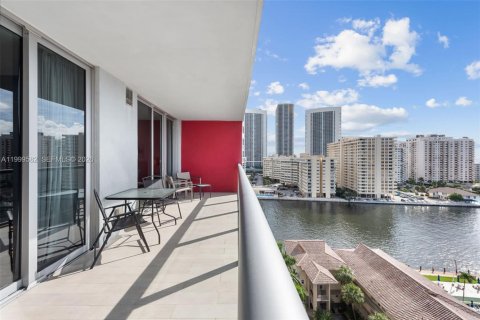 Copropriété à vendre à Hallandale Beach, Floride: 2 chambres, 95.69 m2 № 2256369 - photo 24
