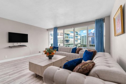 Copropriété à vendre à Fort Lauderdale, Floride: 1 chambre, 74.32 m2 № 2077541 - photo 11