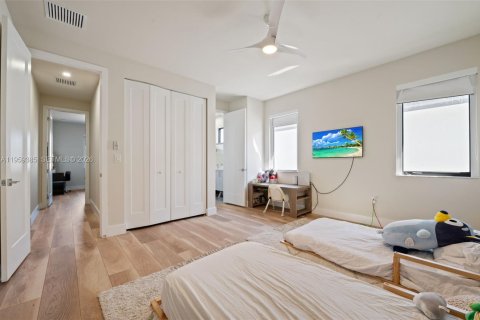 House in Doral, Florida 4 bedrooms, 319.21 sq.m. № 2080633 - photo 26