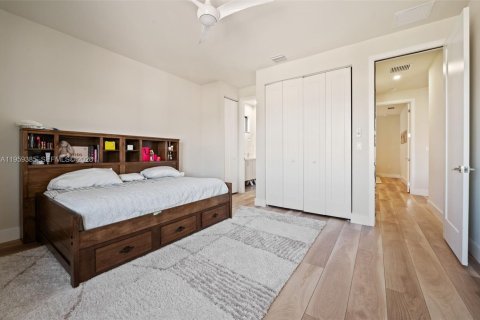House in Doral, Florida 4 bedrooms, 319.21 sq.m. № 2080633 - photo 24