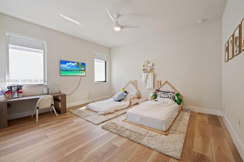 House in Doral, Florida 4 bedrooms, 319.21 sq.m. № 2080633 - photo 25