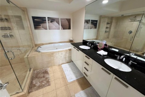 Condo in Hallandale Beach, Florida, 1 bedroom  № 2052884 - photo 9