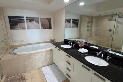 Condo in Hallandale Beach, Florida, 1 bedroom  № 2052884 - photo 8