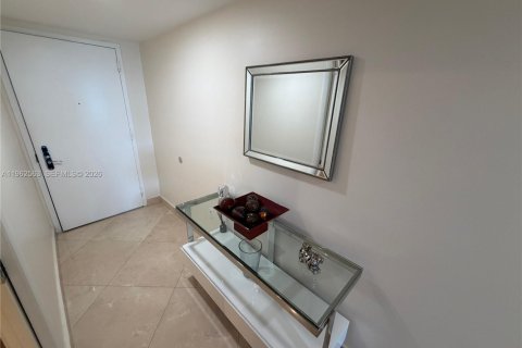 Condo in Hallandale Beach, Florida, 1 bedroom  № 2052884 - photo 6