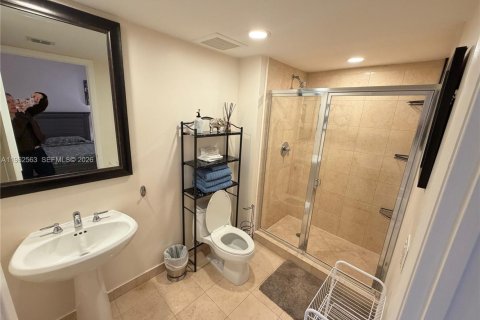 Condo in Hallandale Beach, Florida, 1 bedroom  № 2052884 - photo 14