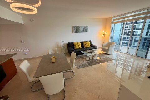 Condo in Hallandale Beach, Florida, 1 bedroom  № 2052884 - photo 5