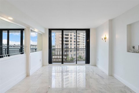Condominio en venta en Miami, Florida, 34.37 m2 № 2063273 - foto 9