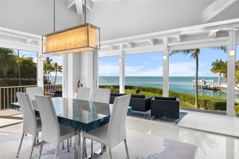 House in Islamorada, Village of Islands, Florida 6 bedrooms, 408.21 sq.m. № 1482816 - photo 10
