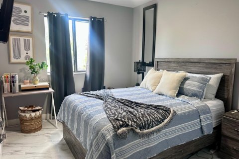 Condo in Miami, Florida, 3 bedrooms  № 2011986 - photo 10