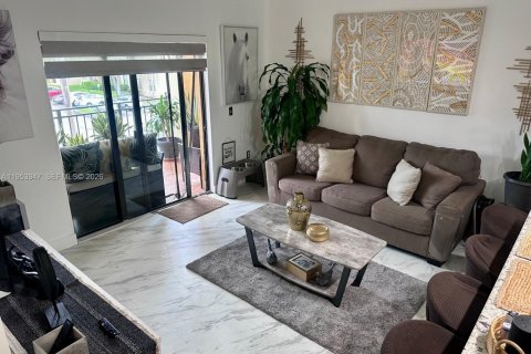 Condo in Miami, Florida, 3 bedrooms  № 2011986 - photo 13