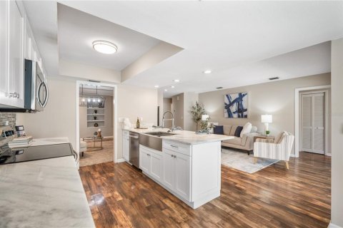 Casa en venta en Tampa, Florida, 4 dormitorios, 207.73 m2 № 2385844 - foto 9