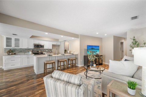 Casa en venta en Tampa, Florida, 4 dormitorios, 207.73 m2 № 2385844 - foto 12