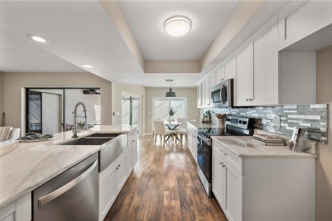 Casa en venta en Tampa, Florida, 4 dormitorios, 207.73 m2 № 2385844 - foto 7