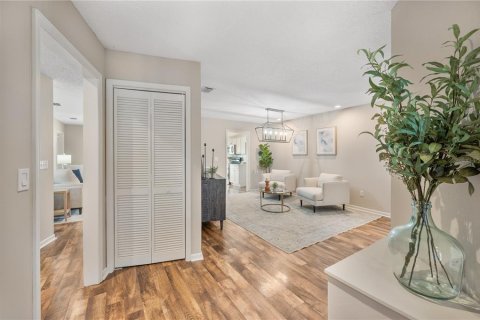 Casa en venta en Tampa, Florida, 4 dormitorios, 207.73 m2 № 2385844 - foto 3