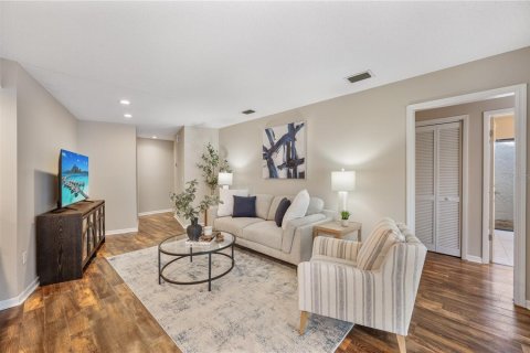 Casa en venta en Tampa, Florida, 4 dormitorios, 207.73 m2 № 2385844 - foto 13