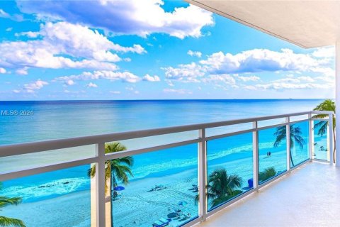 Condo in Fort Lauderdale, Florida, 2 bedrooms  № 2023153 - photo 5