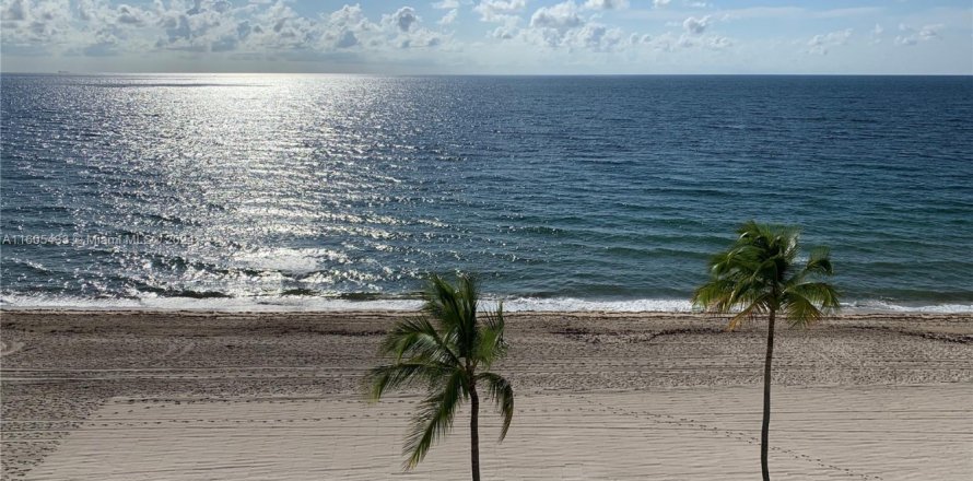 Condo in Fort Lauderdale, Florida, 2 bedrooms  № 2023153