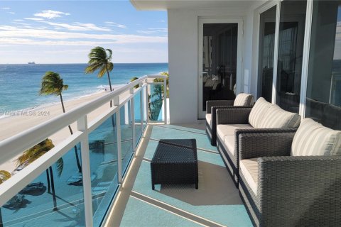 Condo in Fort Lauderdale, Florida, 2 bedrooms  № 2023153 - photo 13