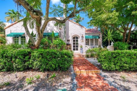 Villa ou maison à vendre à Sarasota, Floride: 4 chambres, 281.77 m2 № 1888437 - photo 1