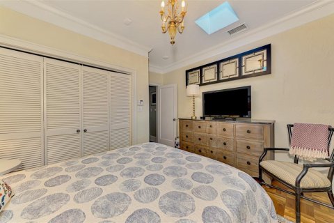Villa ou maison à vendre à Sarasota, Floride: 4 chambres, 281.77 m2 № 1888437 - photo 30