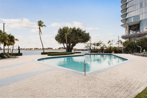 Condo in Miami, Florida, 3 bedrooms  № 1920277 - photo 20