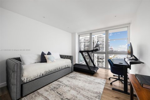 Condo in Miami, Florida, 3 bedrooms  № 1920277 - photo 13