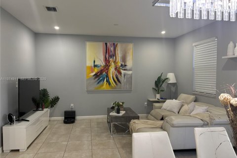 Townhouse in Doral, Florida 3 bedrooms, 165.09 sq.m. № 2036158 - photo 7