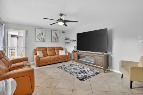 Adosado en venta en Boca Raton, Florida, 3 dormitorios № 2044127 - foto 4