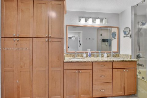 Adosado en venta en Boca Raton, Florida, 3 dormitorios № 2044127 - foto 25