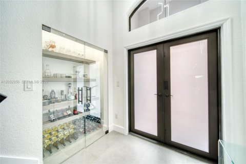 Villa ou maison à vendre à Hialeah, Floride: 3 chambres, 164.62 m2 № 2084318 - photo 5
