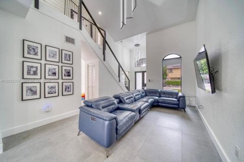 Villa ou maison à vendre à Hialeah, Floride: 3 chambres, 164.62 m2 № 2084318 - photo 6