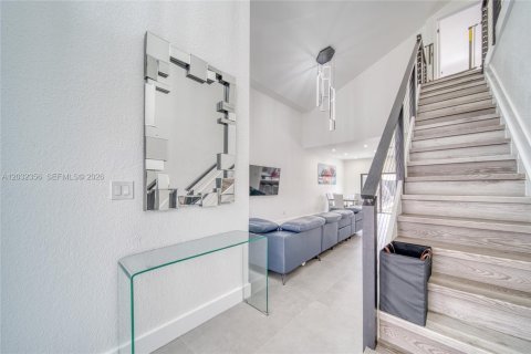 Villa ou maison à vendre à Hialeah, Floride: 3 chambres, 164.62 m2 № 2084318 - photo 4