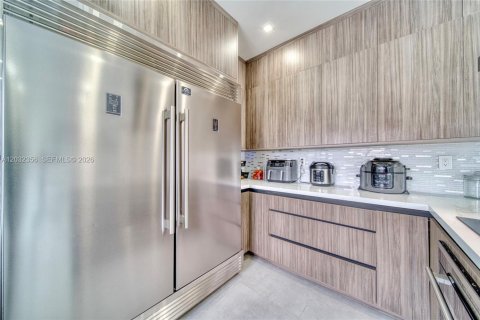 Villa ou maison à vendre à Hialeah, Floride: 3 chambres, 164.62 m2 № 2084318 - photo 14