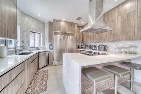 Villa ou maison à vendre à Hialeah, Floride: 3 chambres, 164.62 m2 № 2084318 - photo 12