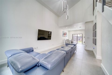 Villa ou maison à vendre à Hialeah, Floride: 3 chambres, 164.62 m2 № 2084318 - photo 7