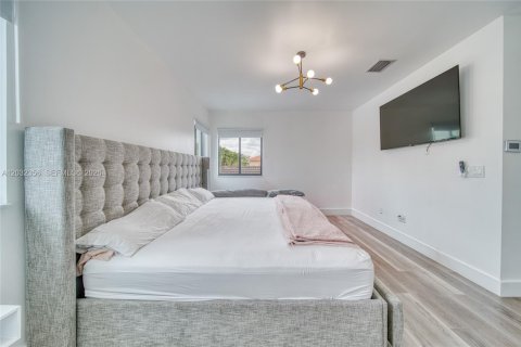 Villa ou maison à vendre à Hialeah, Floride: 3 chambres, 164.62 m2 № 2084318 - photo 26