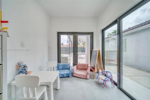 Villa ou maison à vendre à Hialeah, Floride: 3 chambres, 164.62 m2 № 2084318 - photo 18
