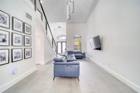 Villa ou maison à vendre à Hialeah, Floride: 3 chambres, 164.62 m2 № 2084318 - photo 8